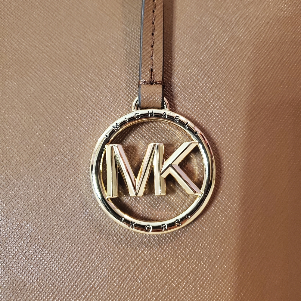 SOLD!! MICHAEL KORS purse - Picture 4 of 7